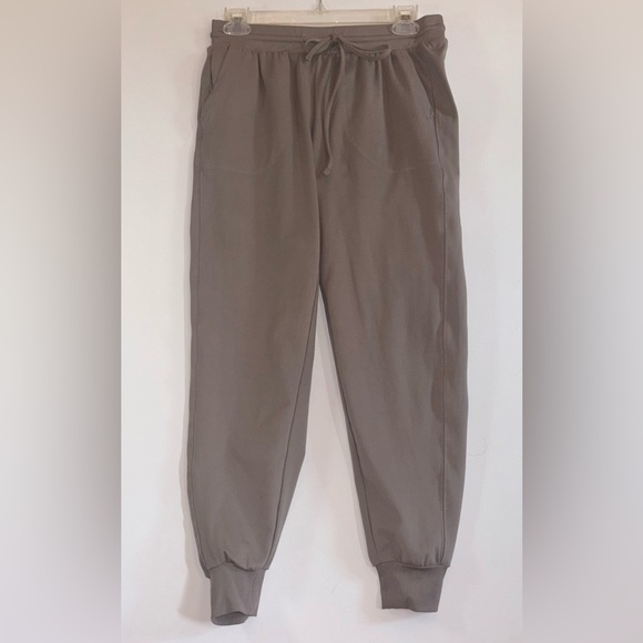 Zac & Rachel Women’s Taupe Joggers, Elastic Waistband and Pockets Size Small - Picture 1 of 9
